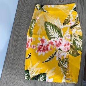 Guess floral skirt